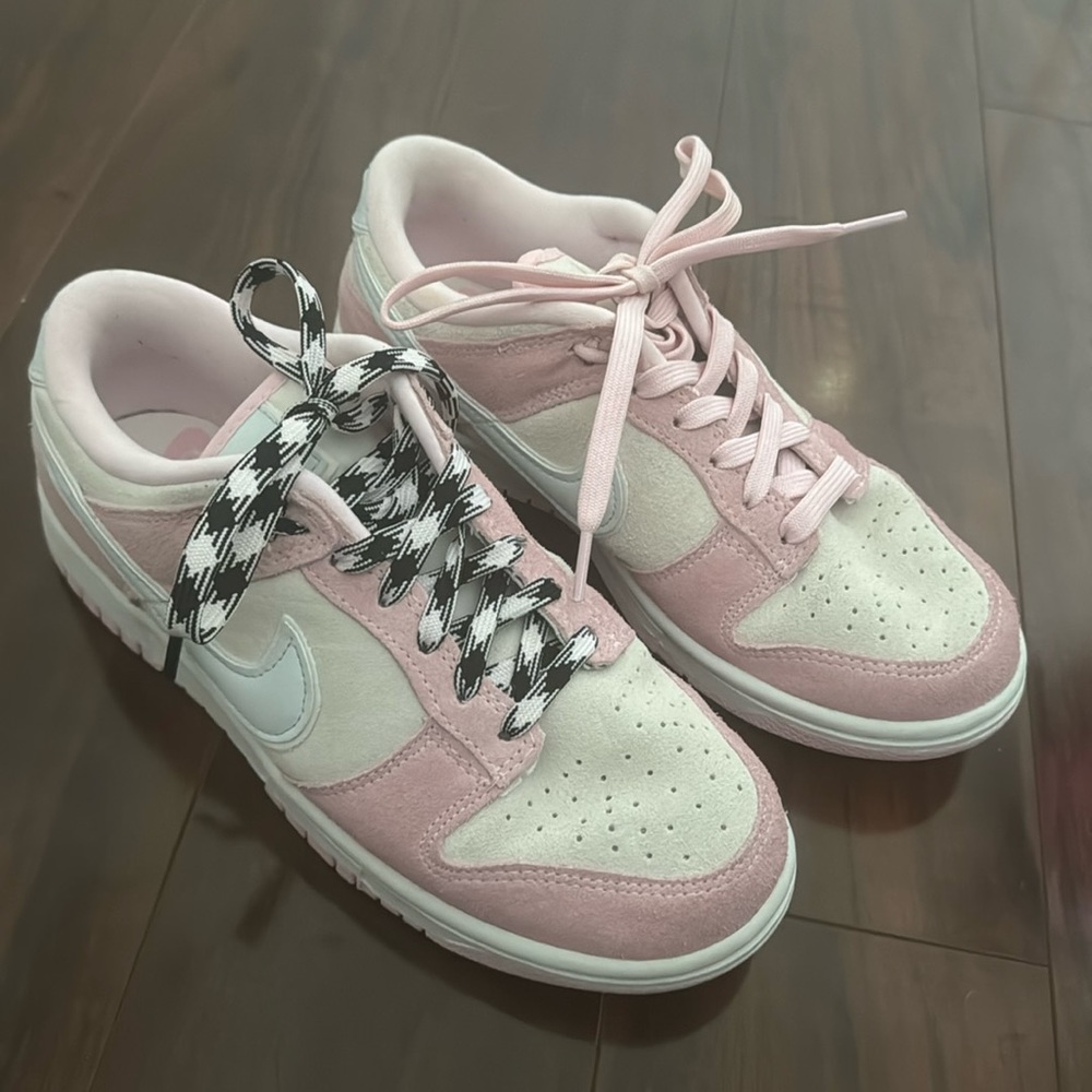 Nike Dunk Low Pink Foam Suede